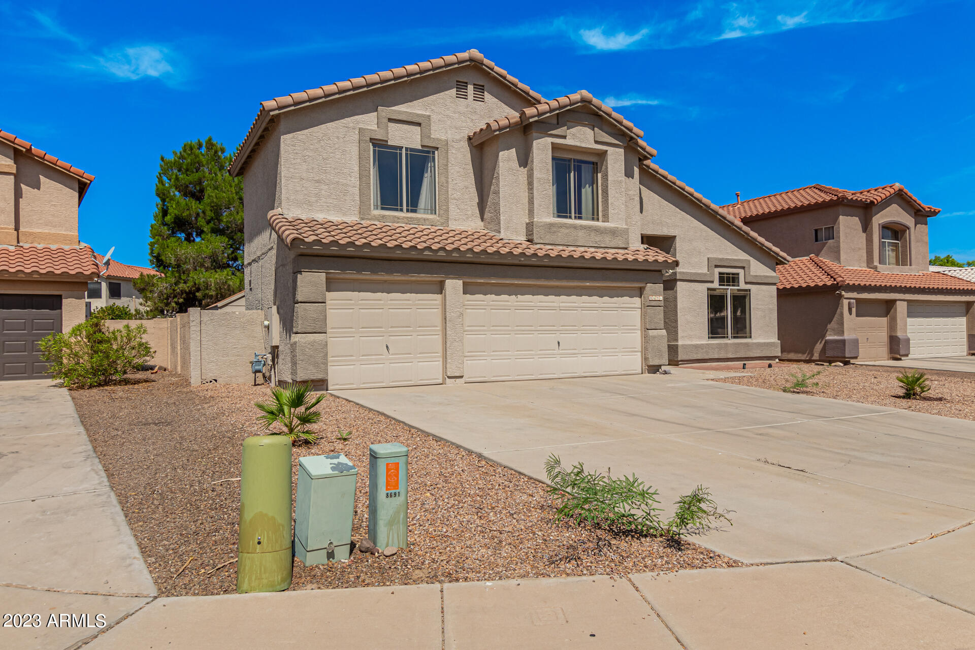 8691 N AHWATUKEE Way