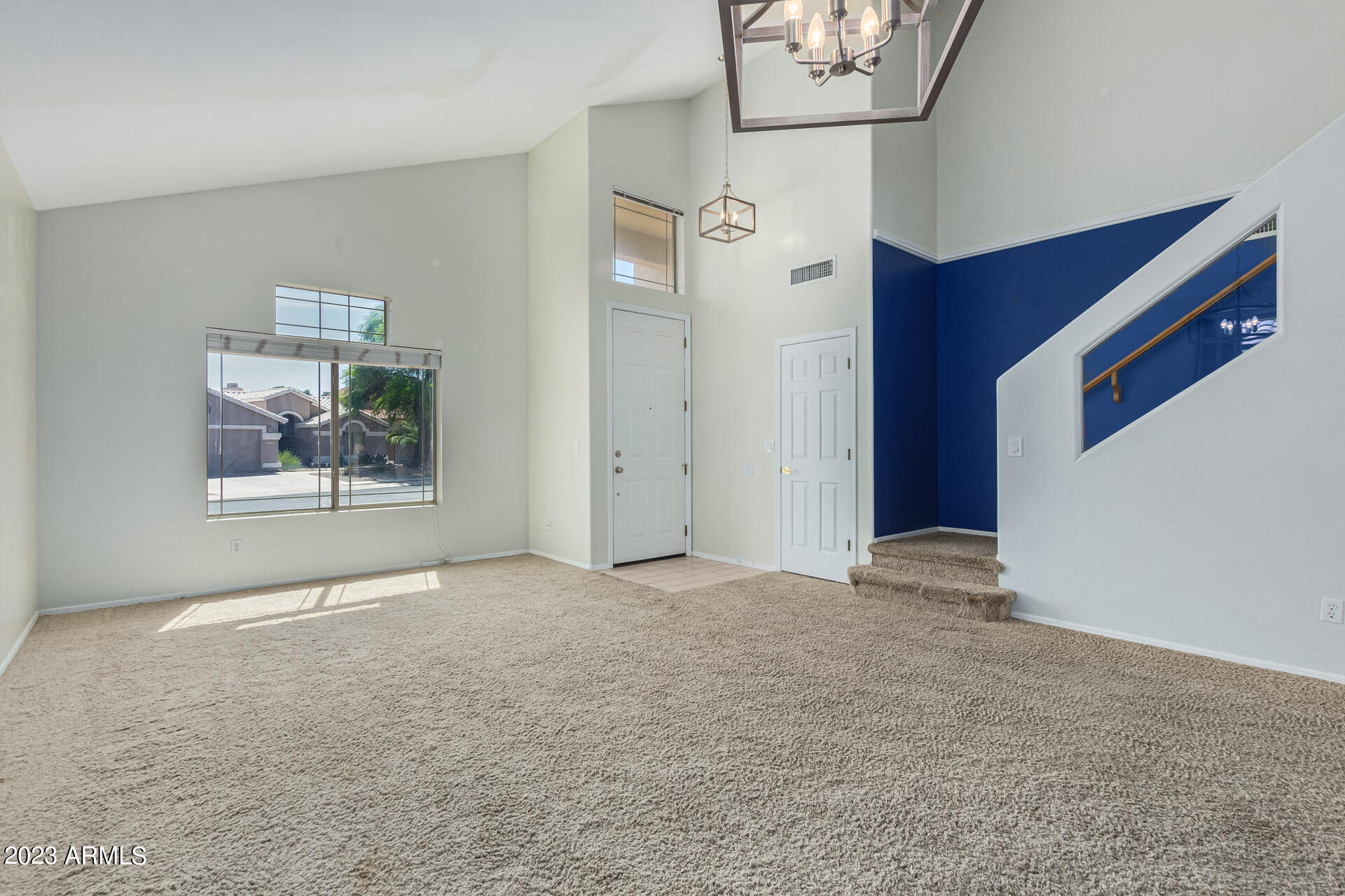 8691 N AHWATUKEE Way