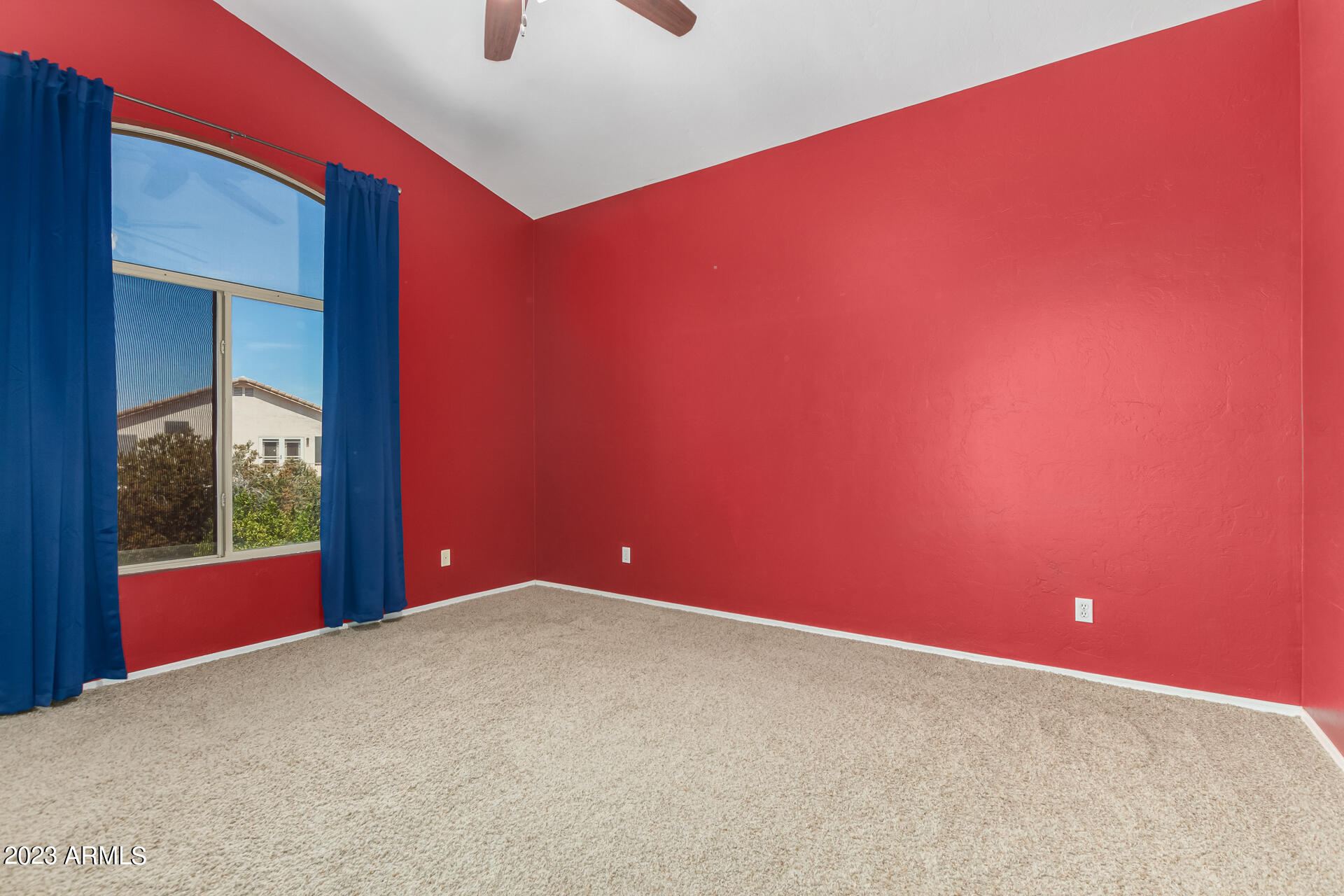 8691 N AHWATUKEE Way