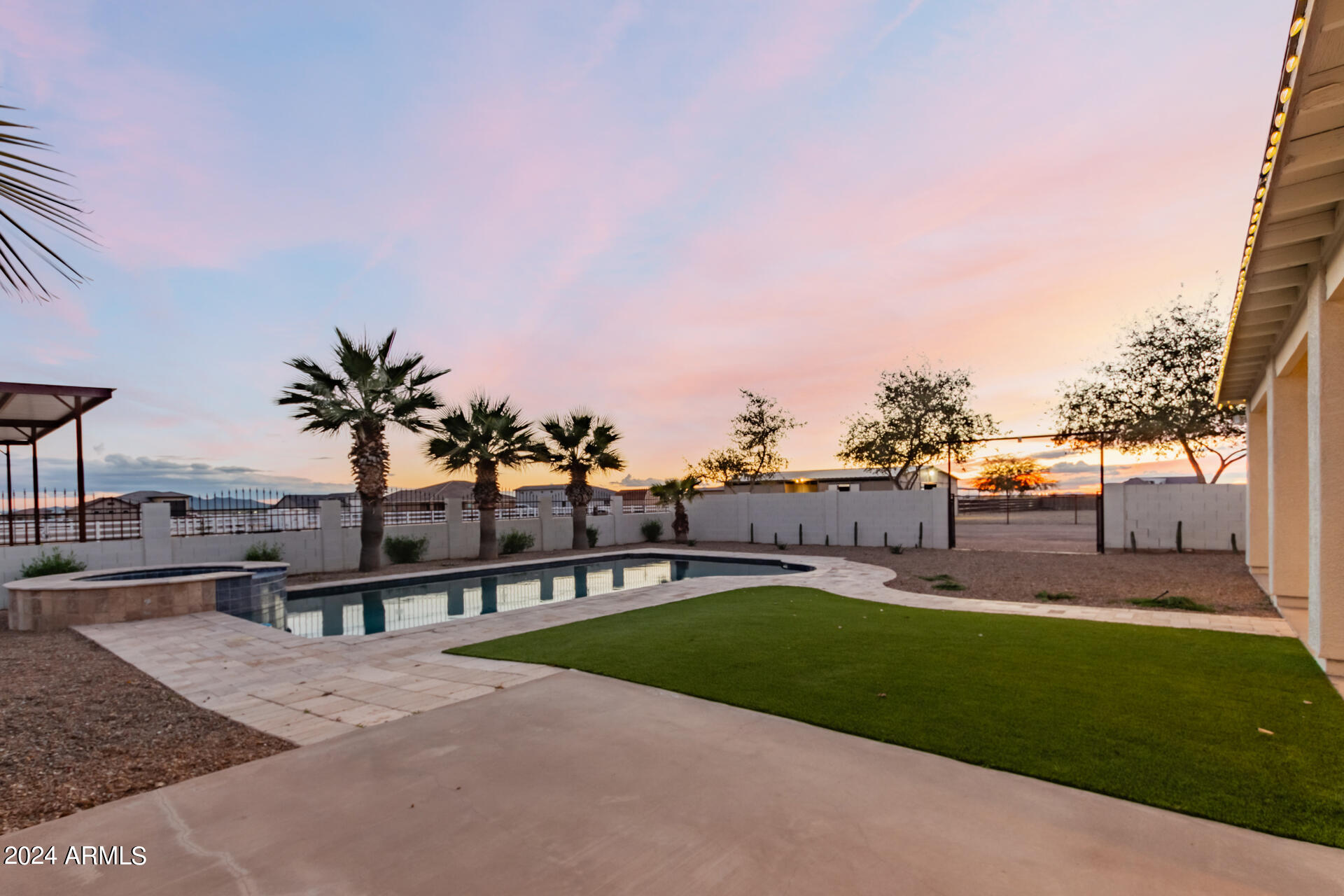 10529 W BEL AIR Circle