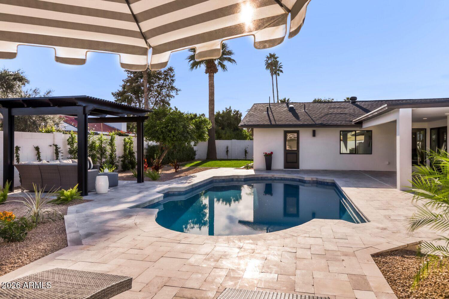 8590 E Via De Dorado