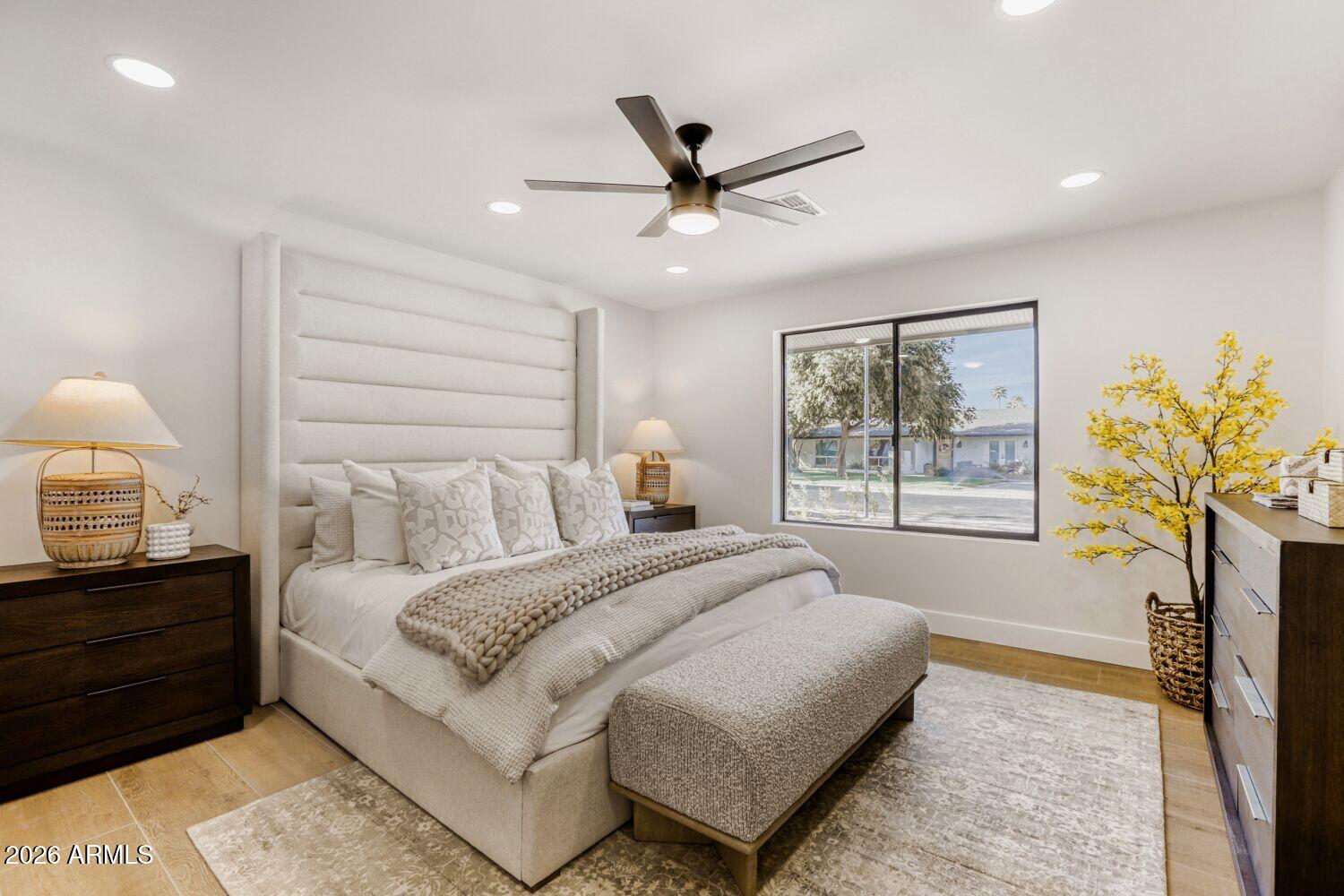 8590 E Via De Dorado