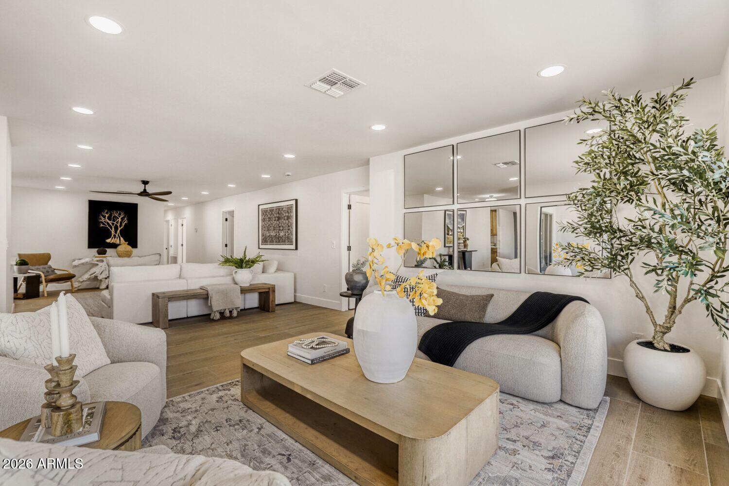 8590 E Via De Dorado