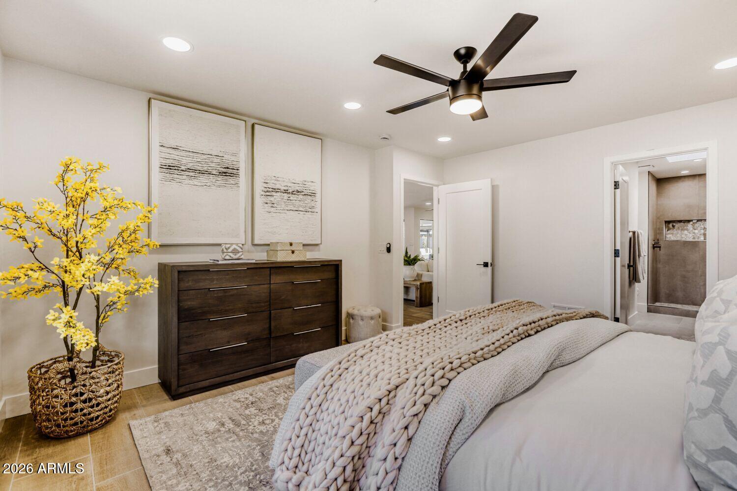 8590 E Via De Dorado