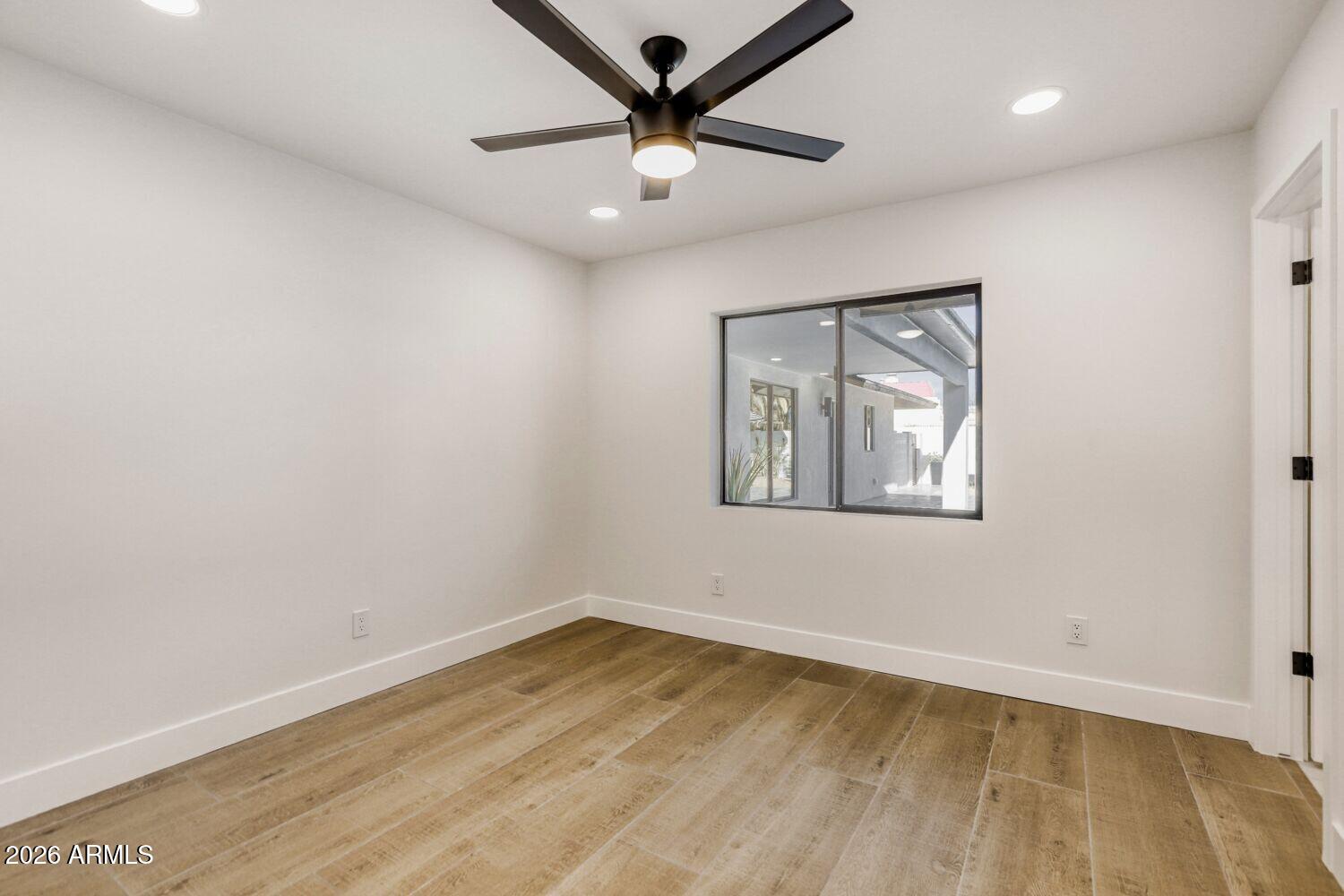 8590 E Via De Dorado