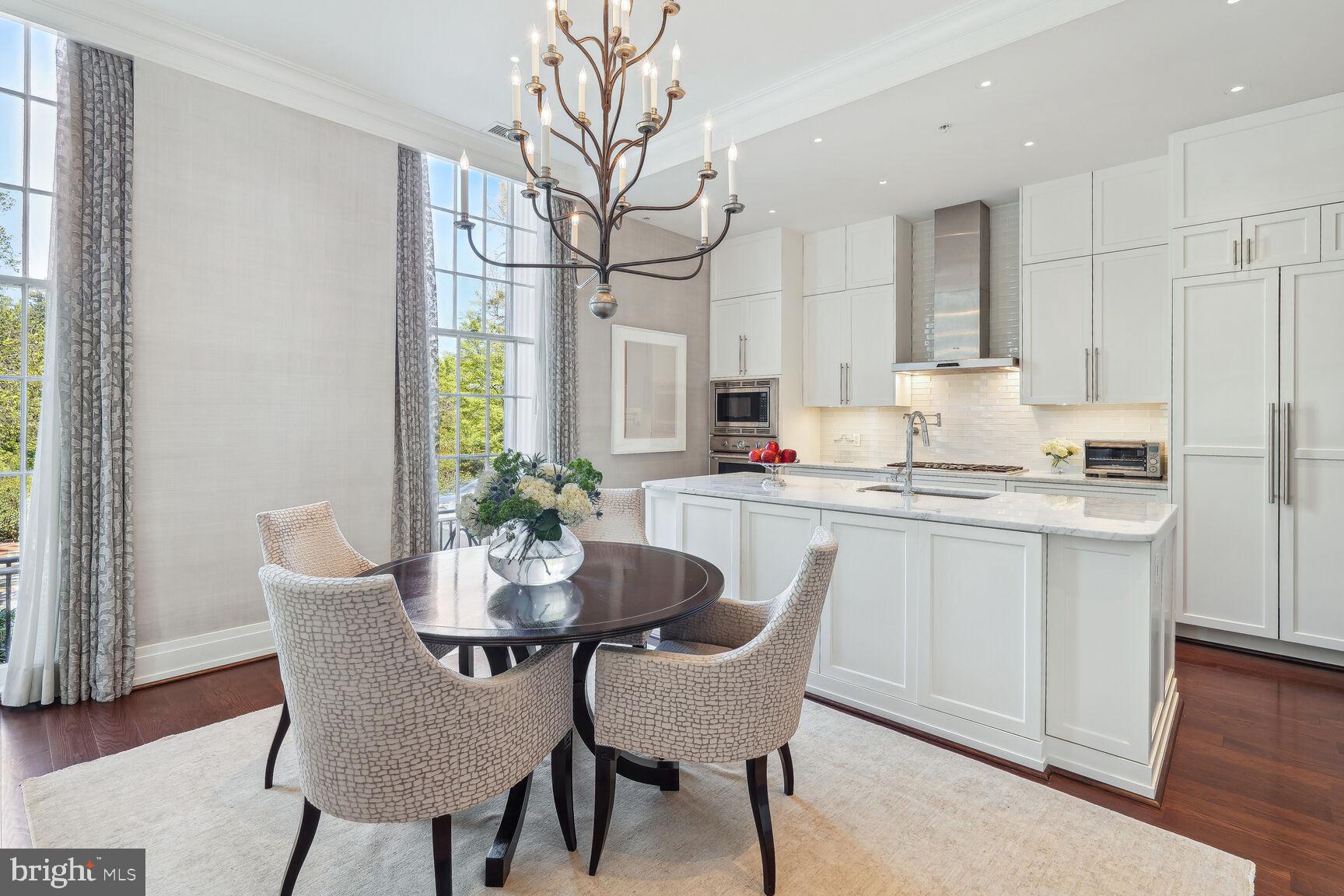 3052 R Street NW #201