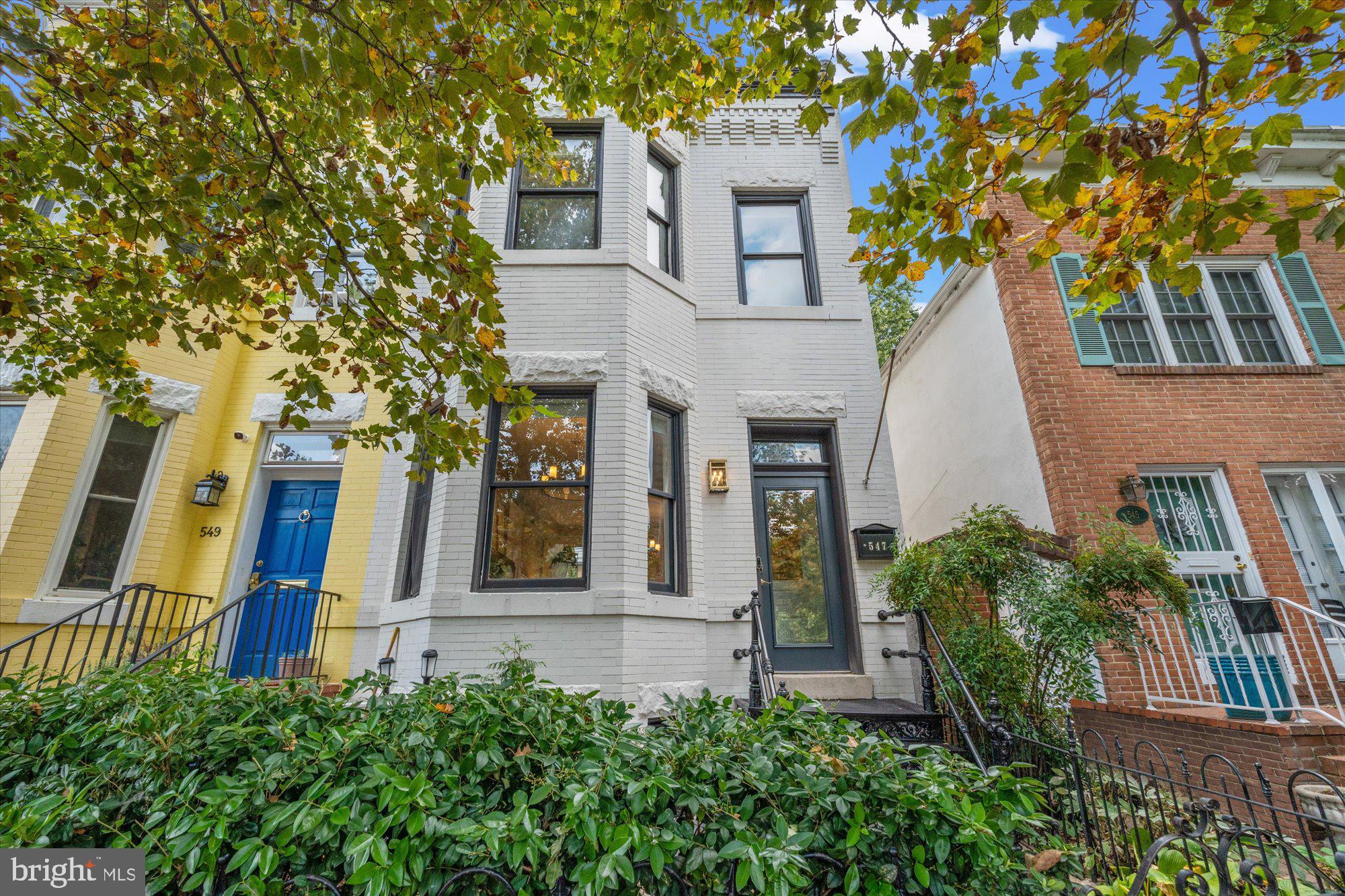 547 4th Street SE
