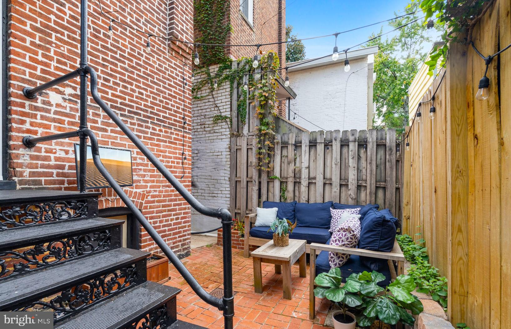 547 4th Street SE
