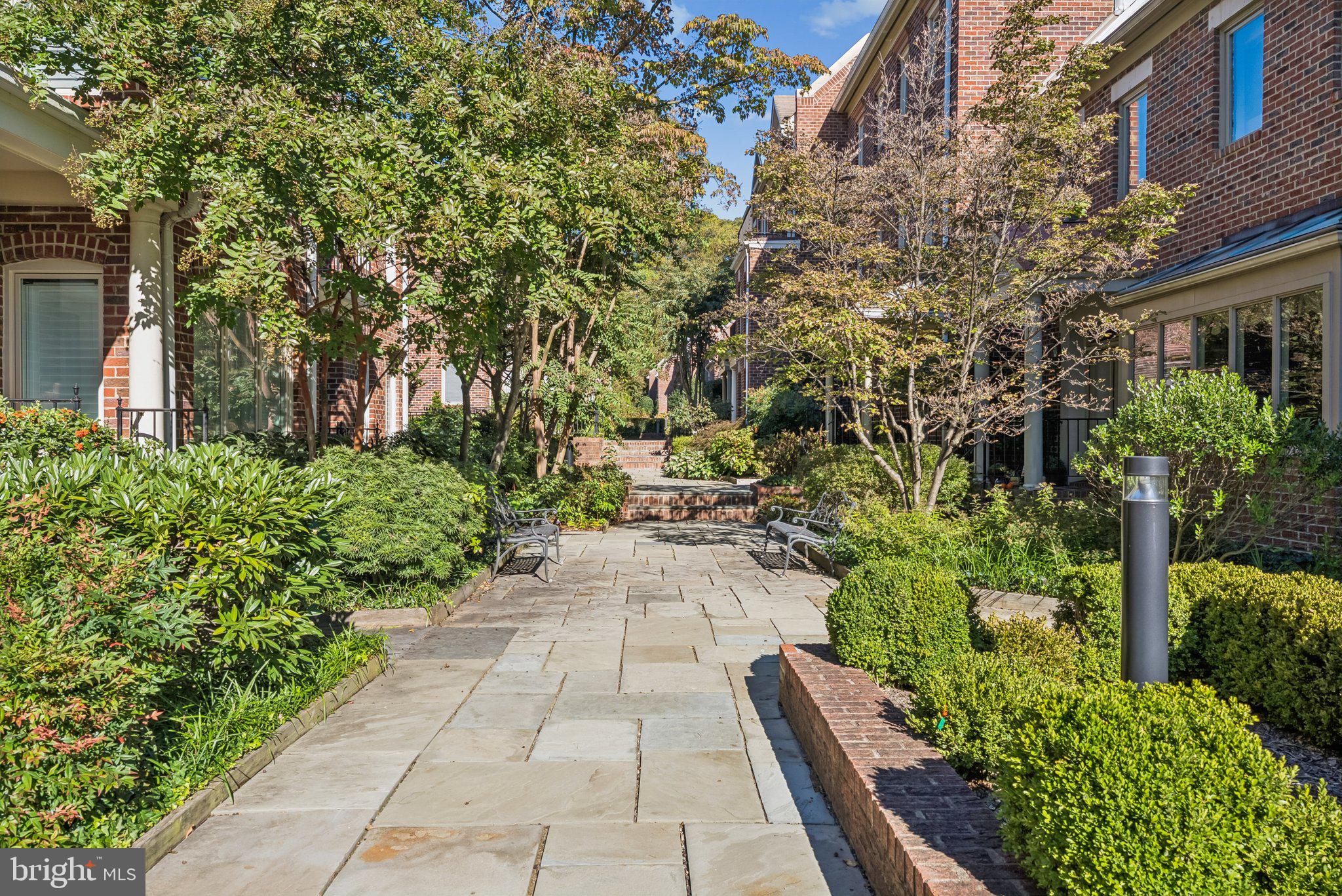 4044 CHANCERY COURT NW