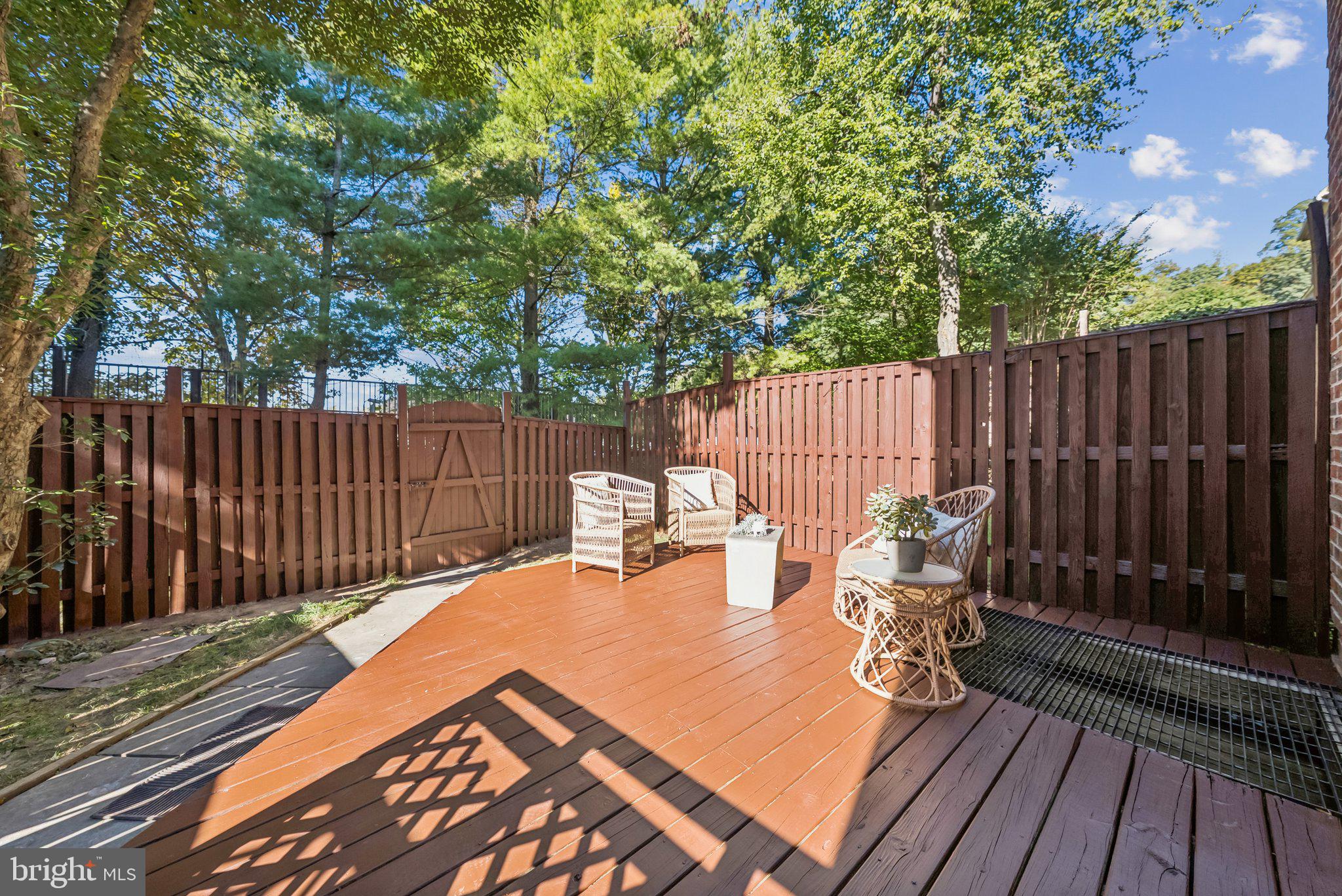 4044 CHANCERY COURT NW