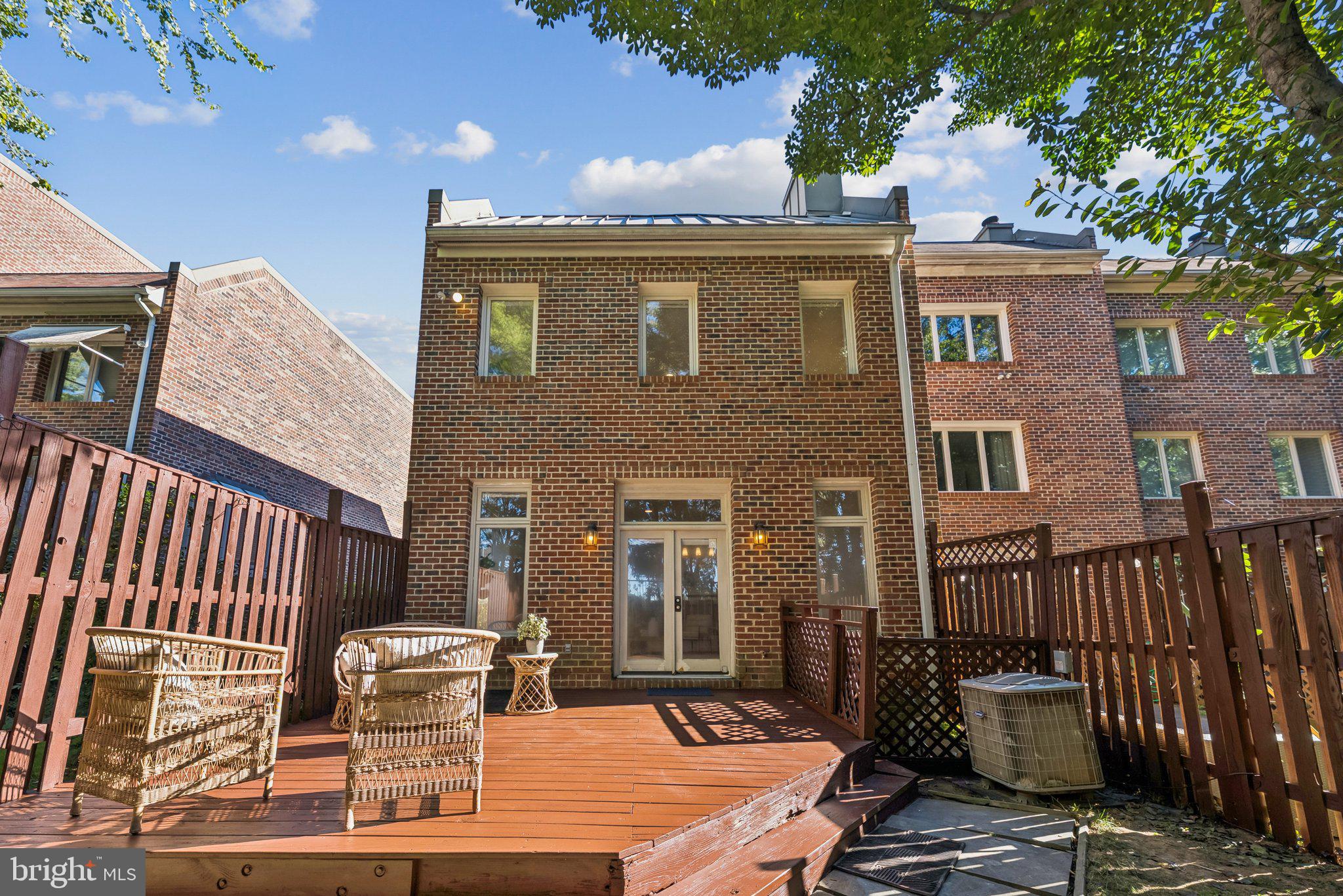4044 CHANCERY COURT NW