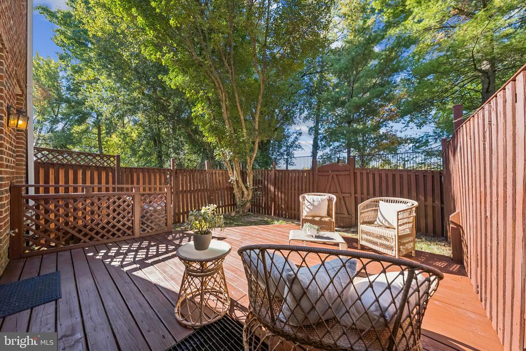 4044 CHANCERY COURT NW