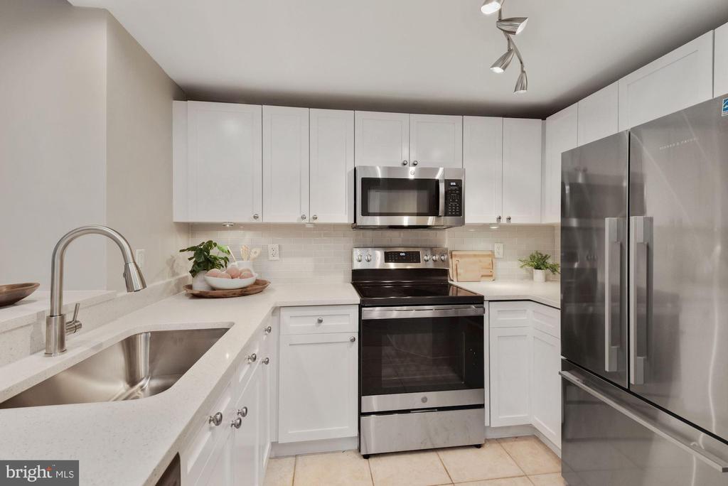 777 7TH STREET NW 1013