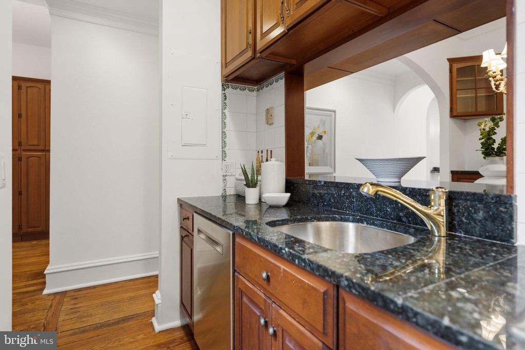 2110 O STREET NW Unit: 3