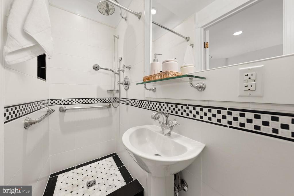2110 O STREET NW Unit: 3