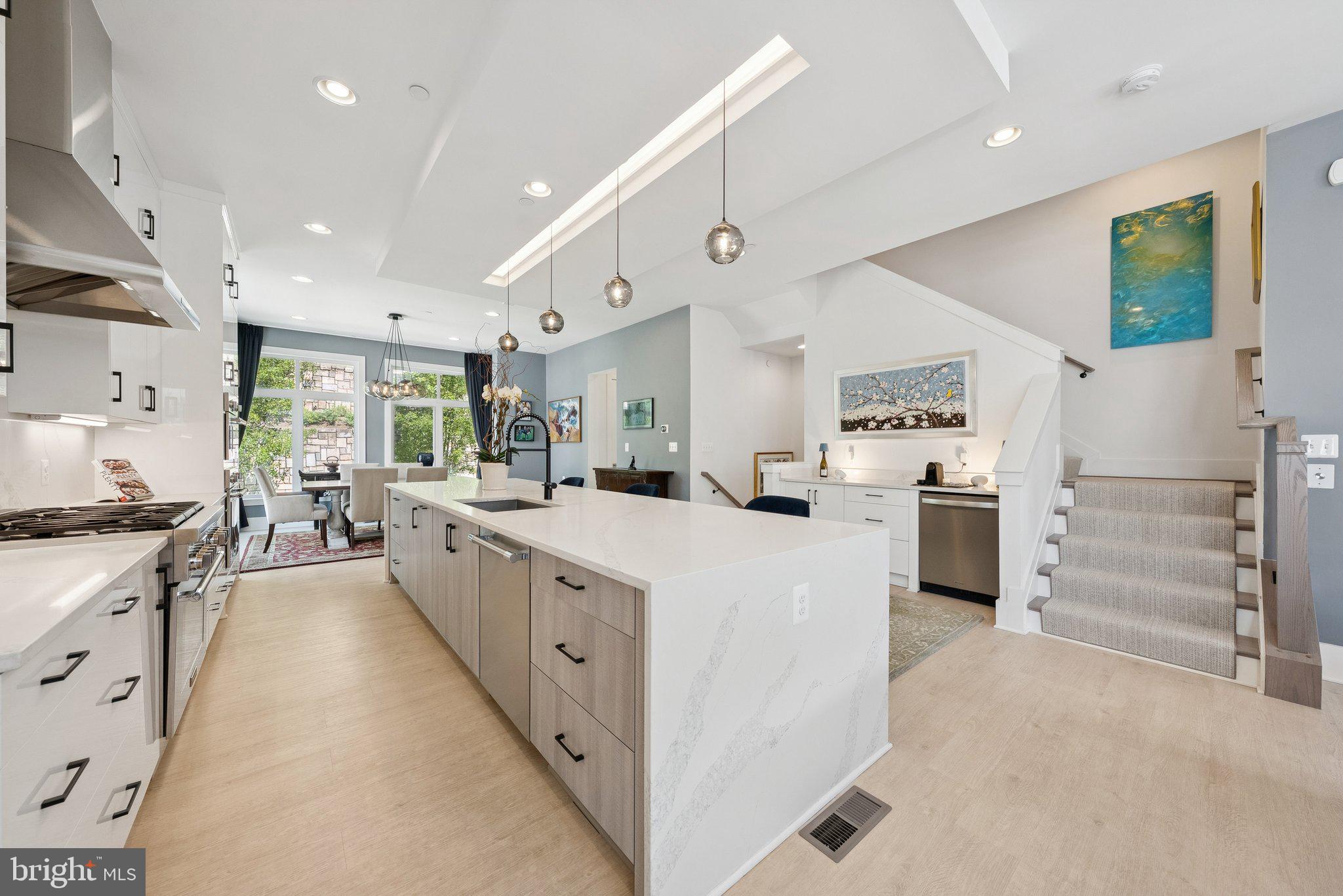 8135 River Rd