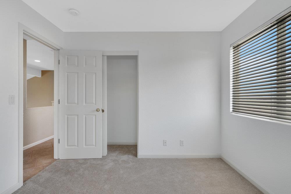 921 Hillock Court