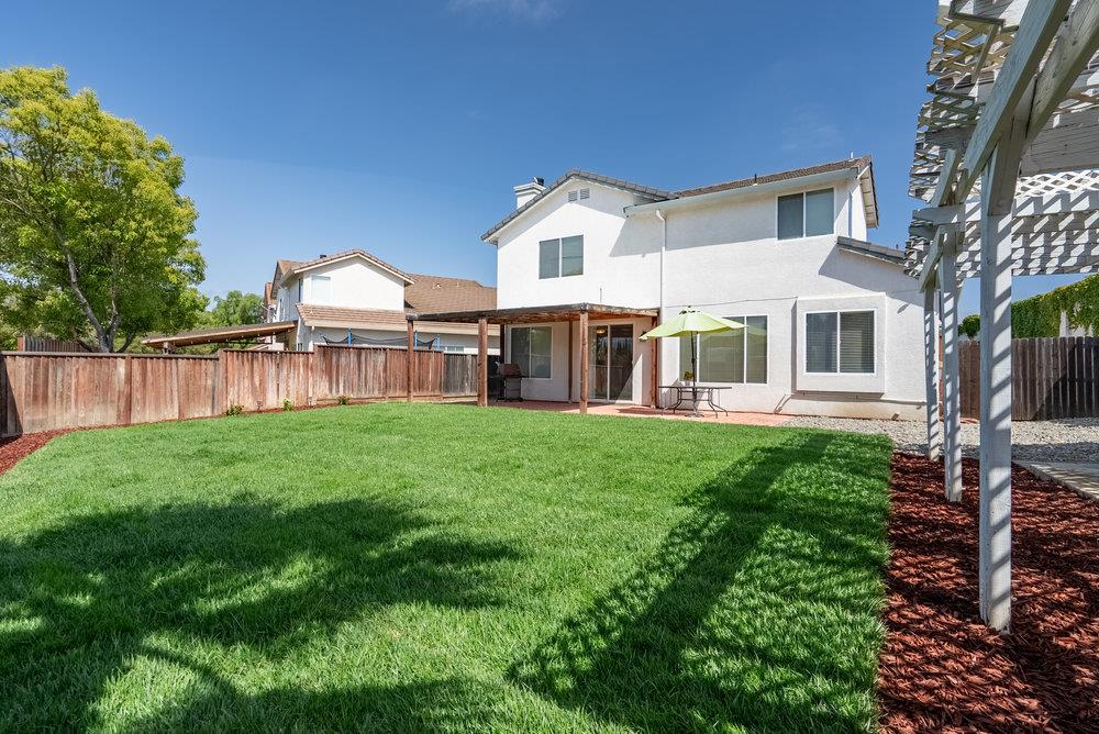 921 Hillock Court