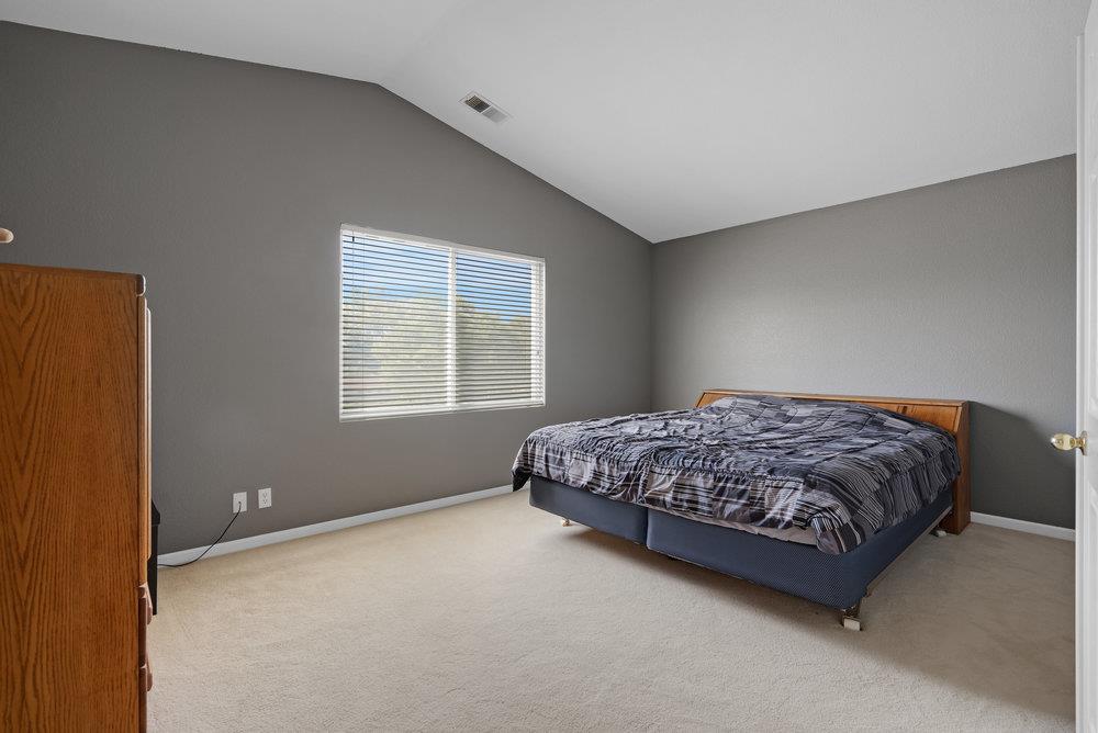 921 Hillock Court