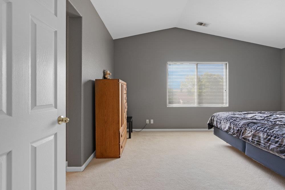 921 Hillock Court