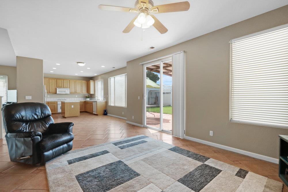 921 Hillock Court