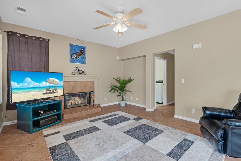 921 Hillock Court