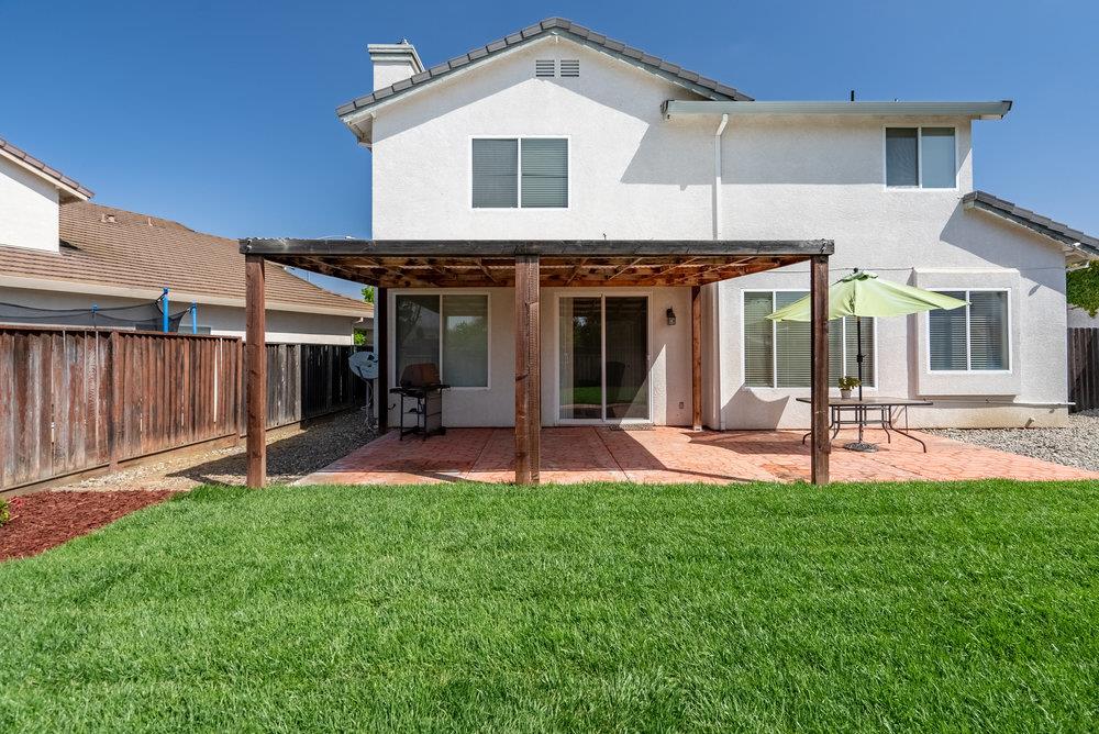 921 Hillock Court