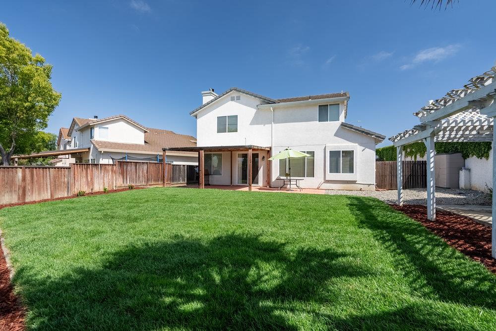 921 Hillock Court