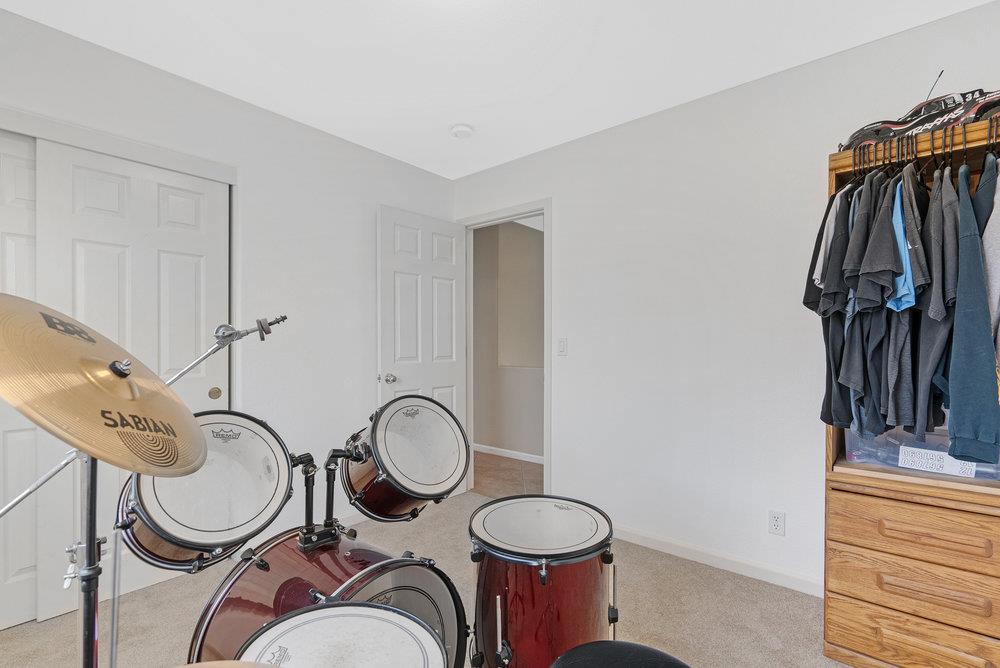 921 Hillock Court