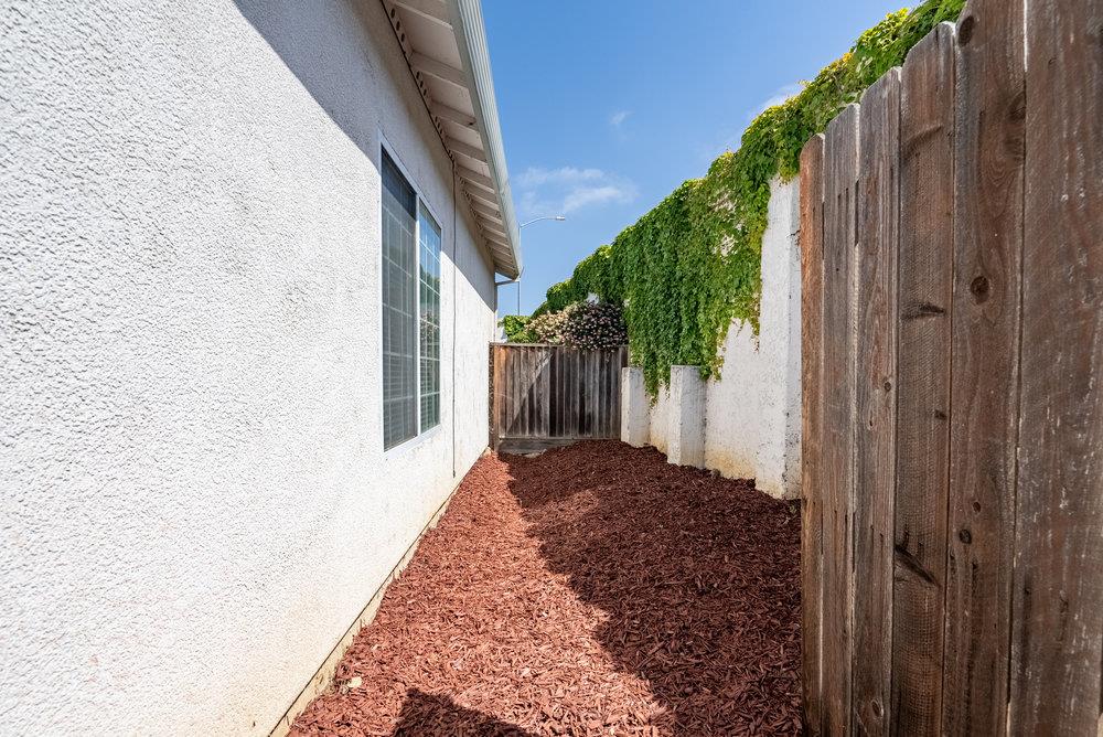 921 Hillock Court
