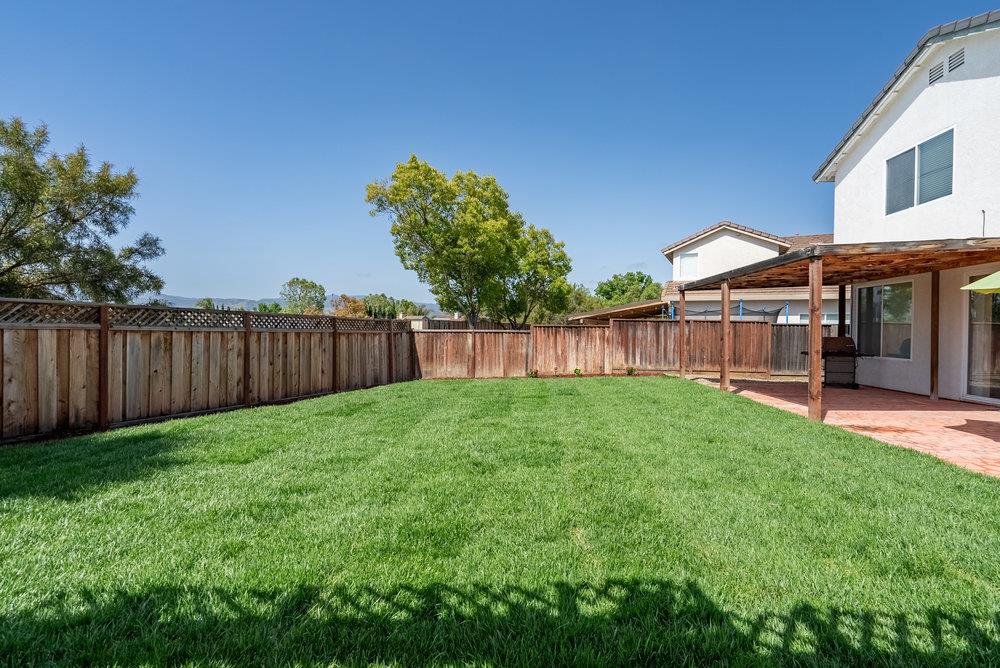 921 Hillock Court
