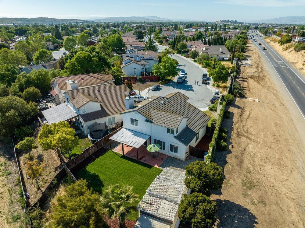 921 Hillock Court