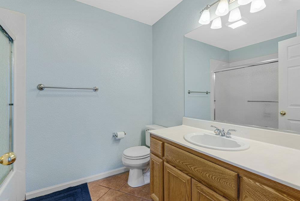 921 Hillock Court