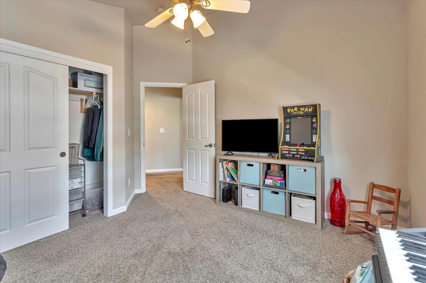2184 Beachwood Court