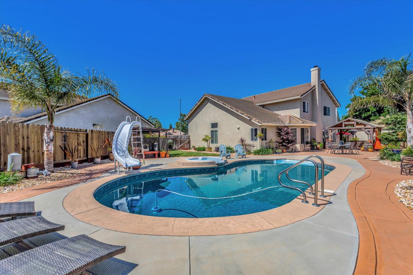 2184 Beachwood Court