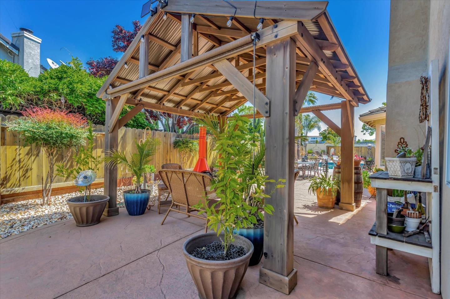 2184 Beachwood Court