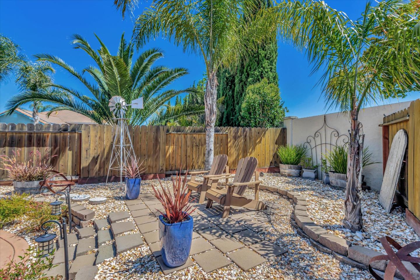 2184 Beachwood Court