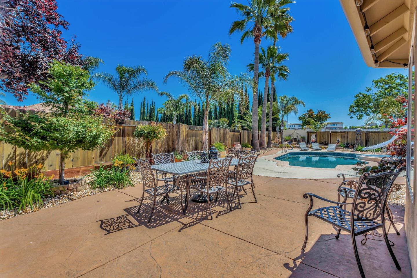 2184 Beachwood Court
