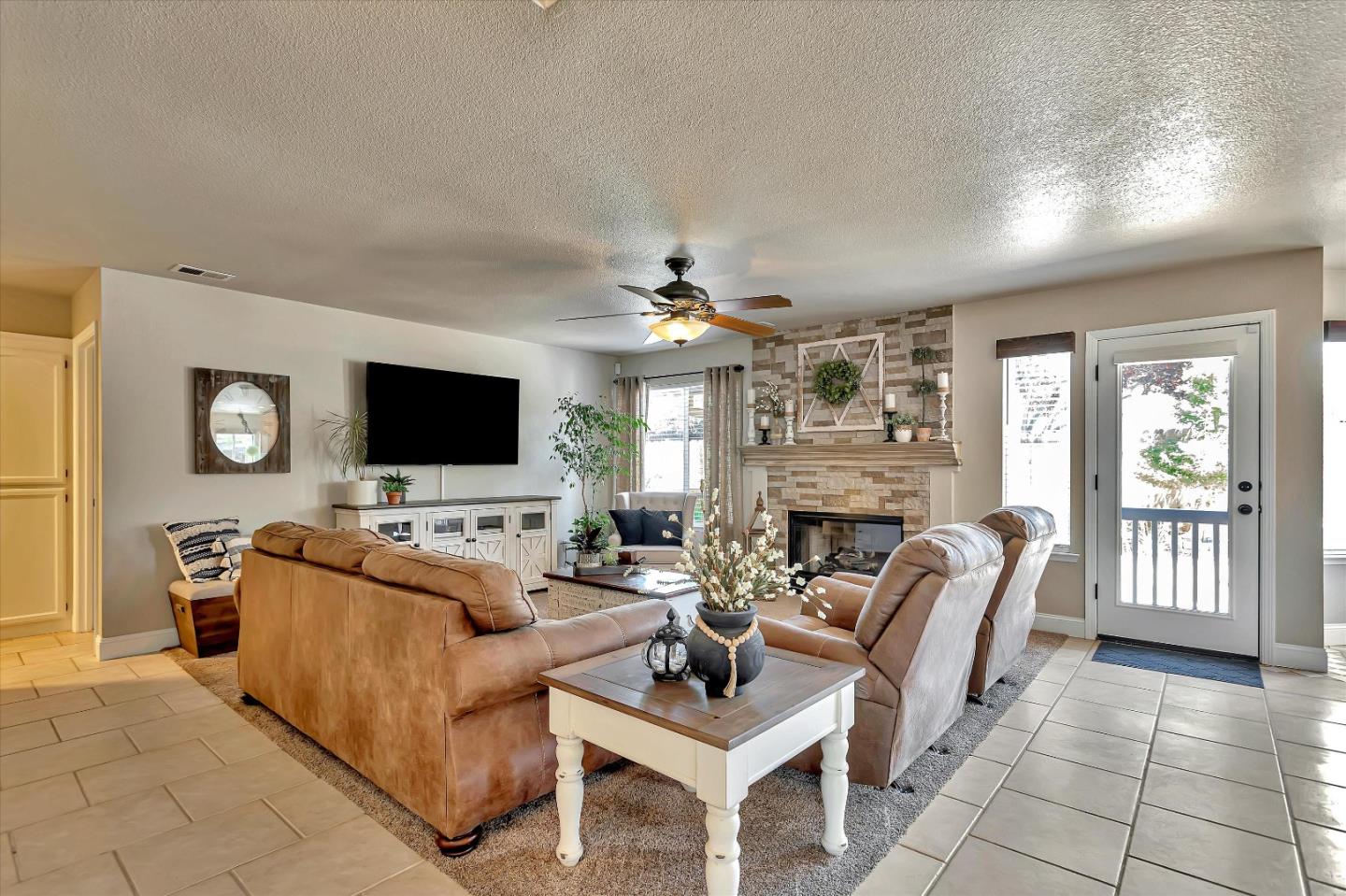 2184 Beachwood Court