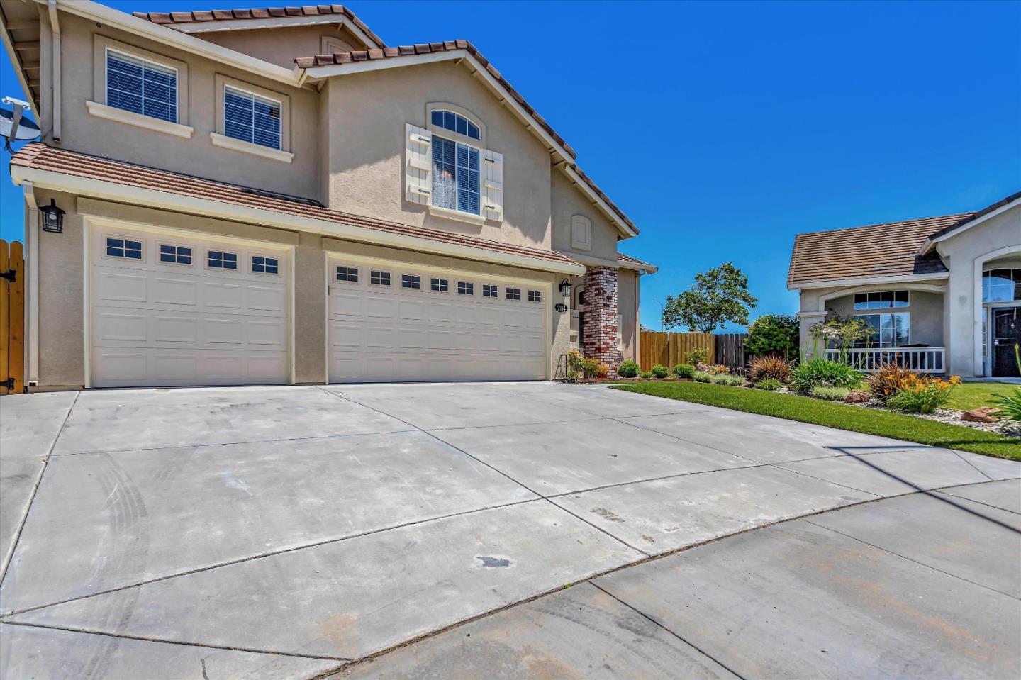 2184 Beachwood Court