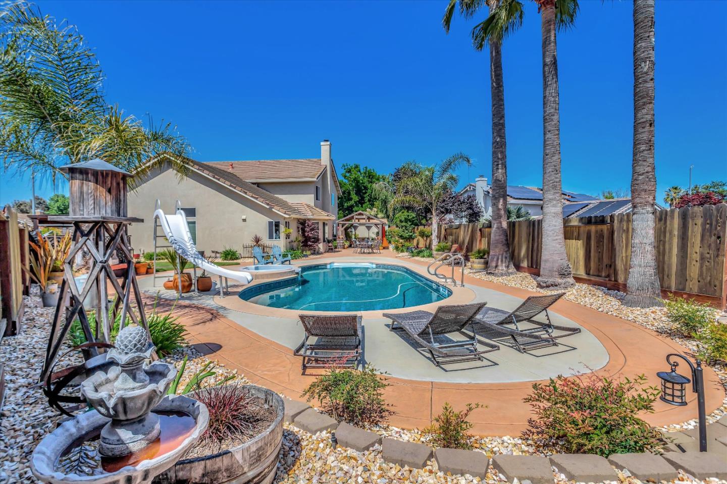 2184 Beachwood Court