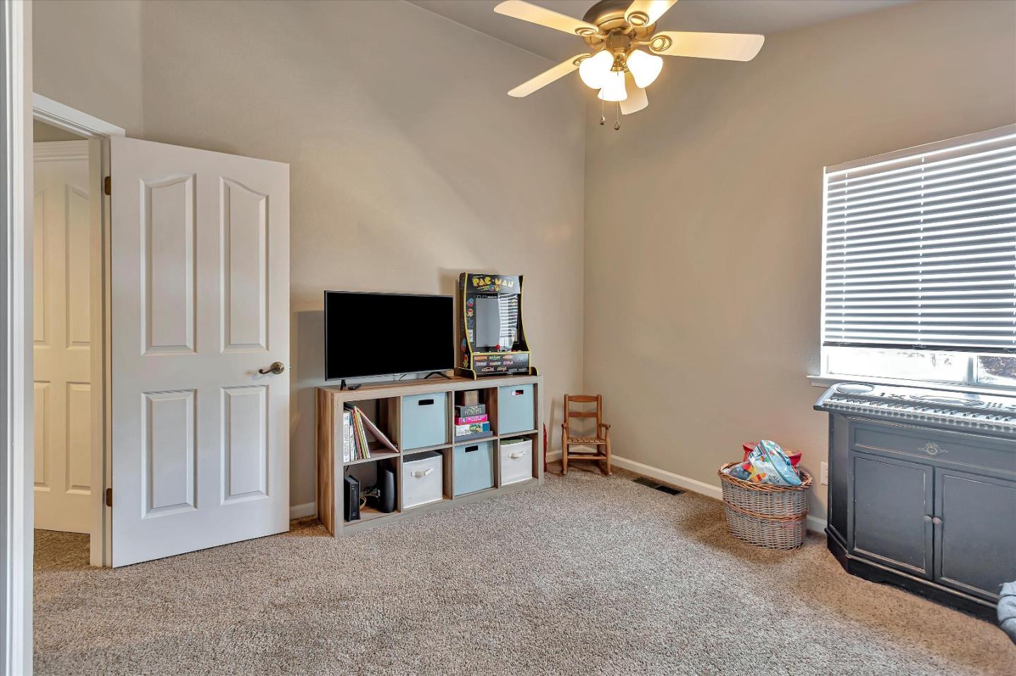 2184 Beachwood Court