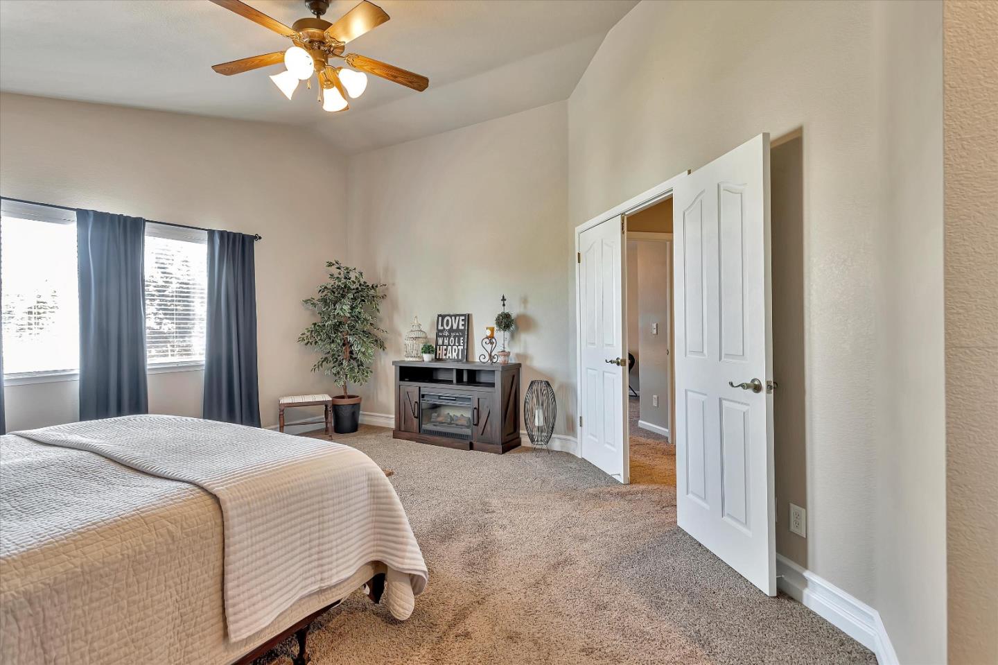 2184 Beachwood Court