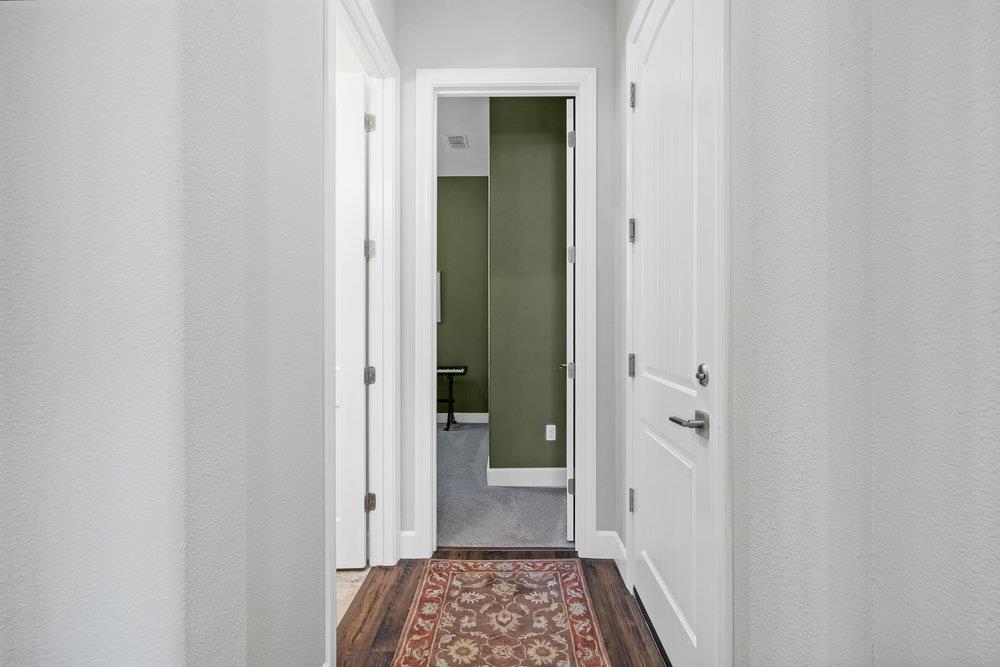 1548 Lily Court