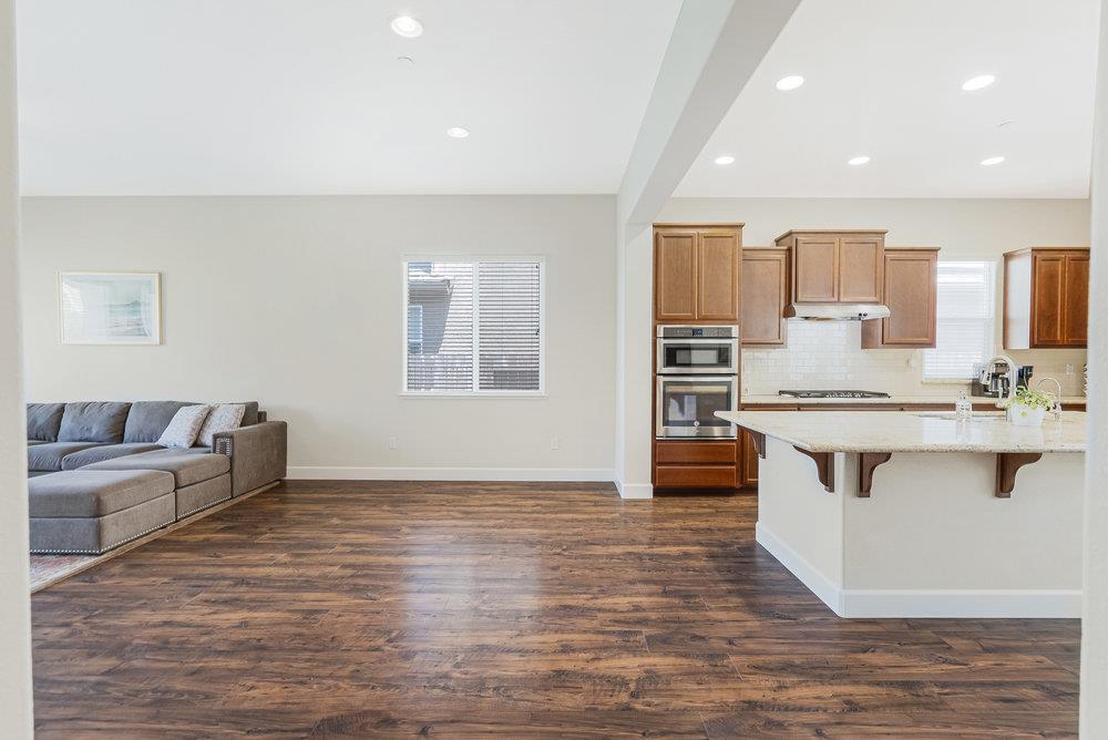 1548 Lily Court