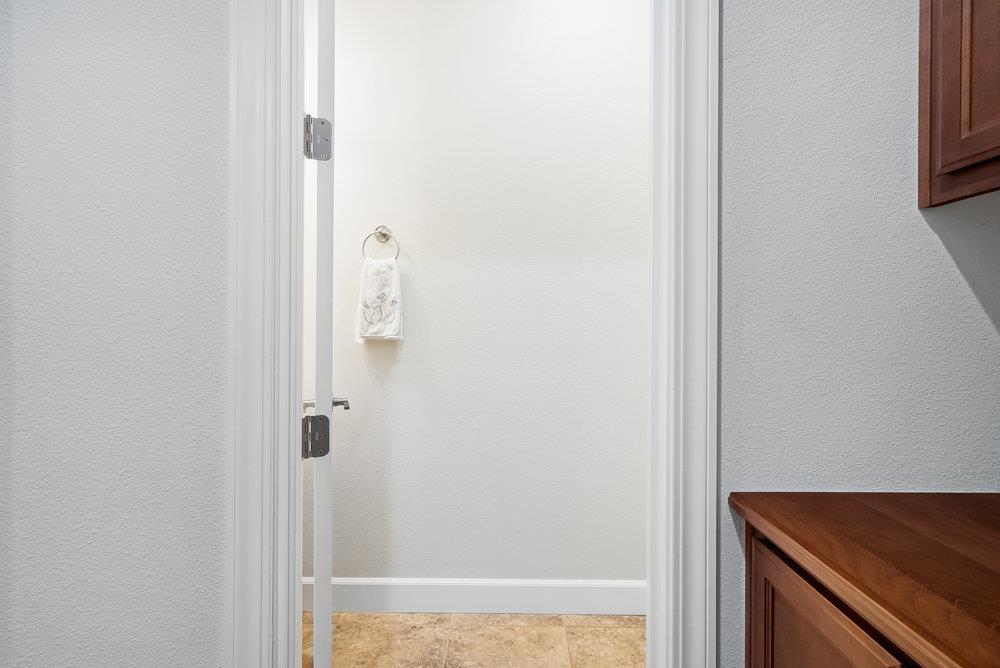 1548 Lily Court