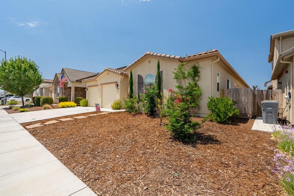 1548 Lily Court