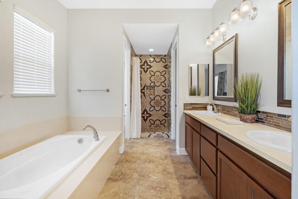 1548 Lily Court