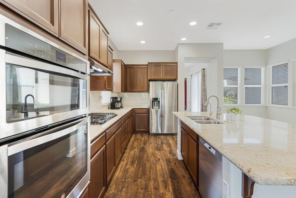1548 Lily Court