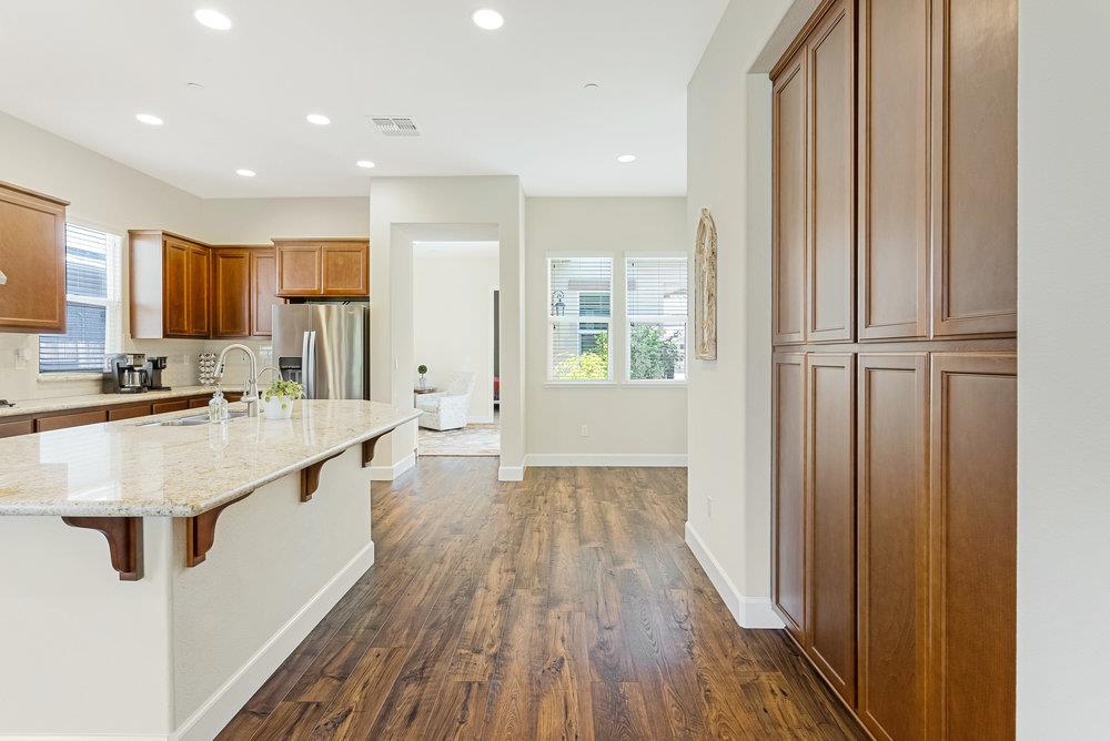 1548 Lily Court